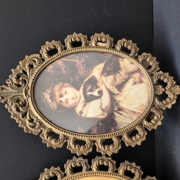 VGT,Set of 2 Oval Metal Ornate Frames with Victorian Art. - Picture 3 of 12